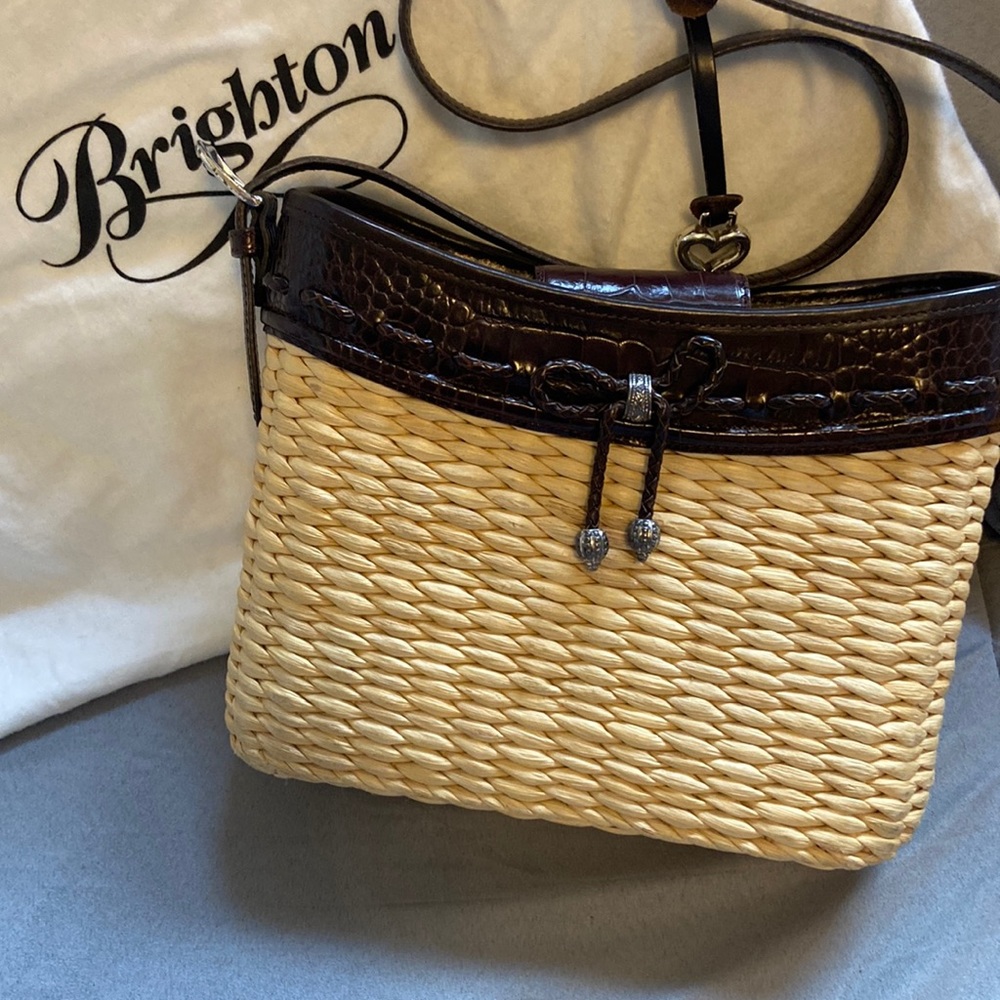 Brighton shoulder strap leather and straw summer bag.
